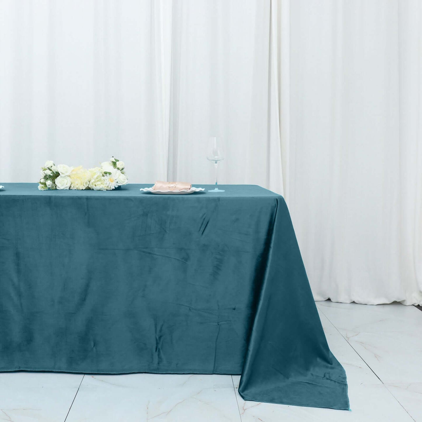 Peacock Teal Seamless Premium Velvet Rectangle Tablecloth, Reusable Linen 90"x132"