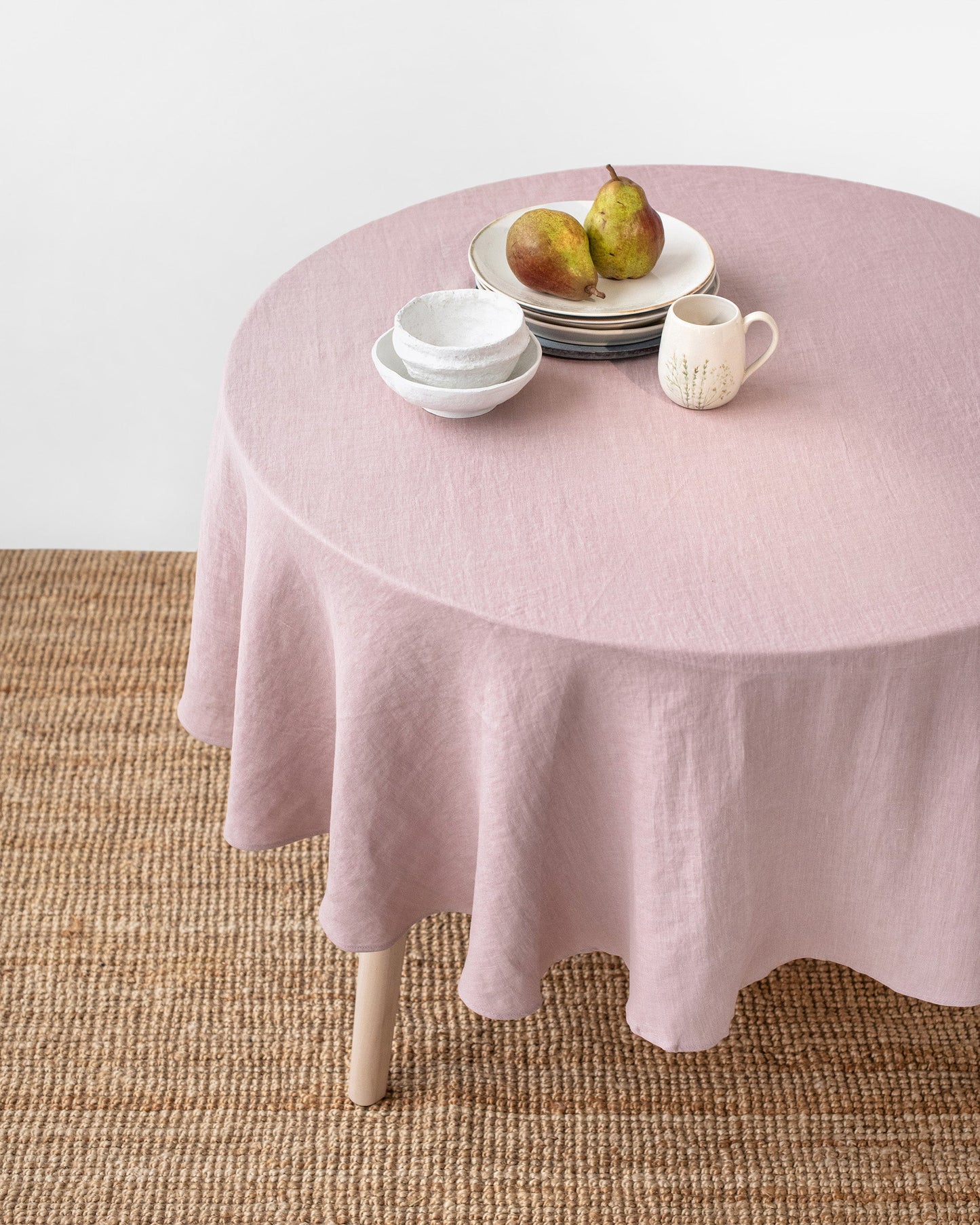 Round linen tablecloth in Woodrose