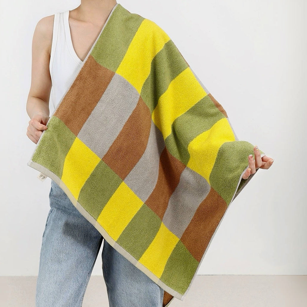 Color game plaid bath towel