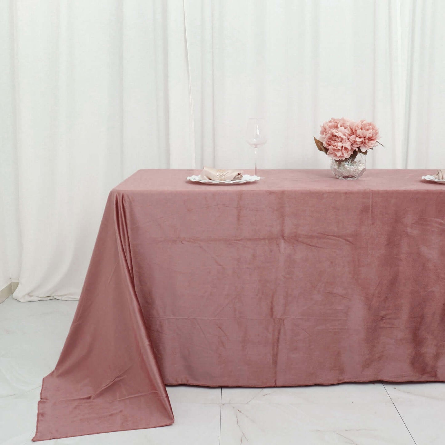 Dusty Rose Seamless Premium Velvet Rectangle Tablecloth, Reusable Linen 90"x132"