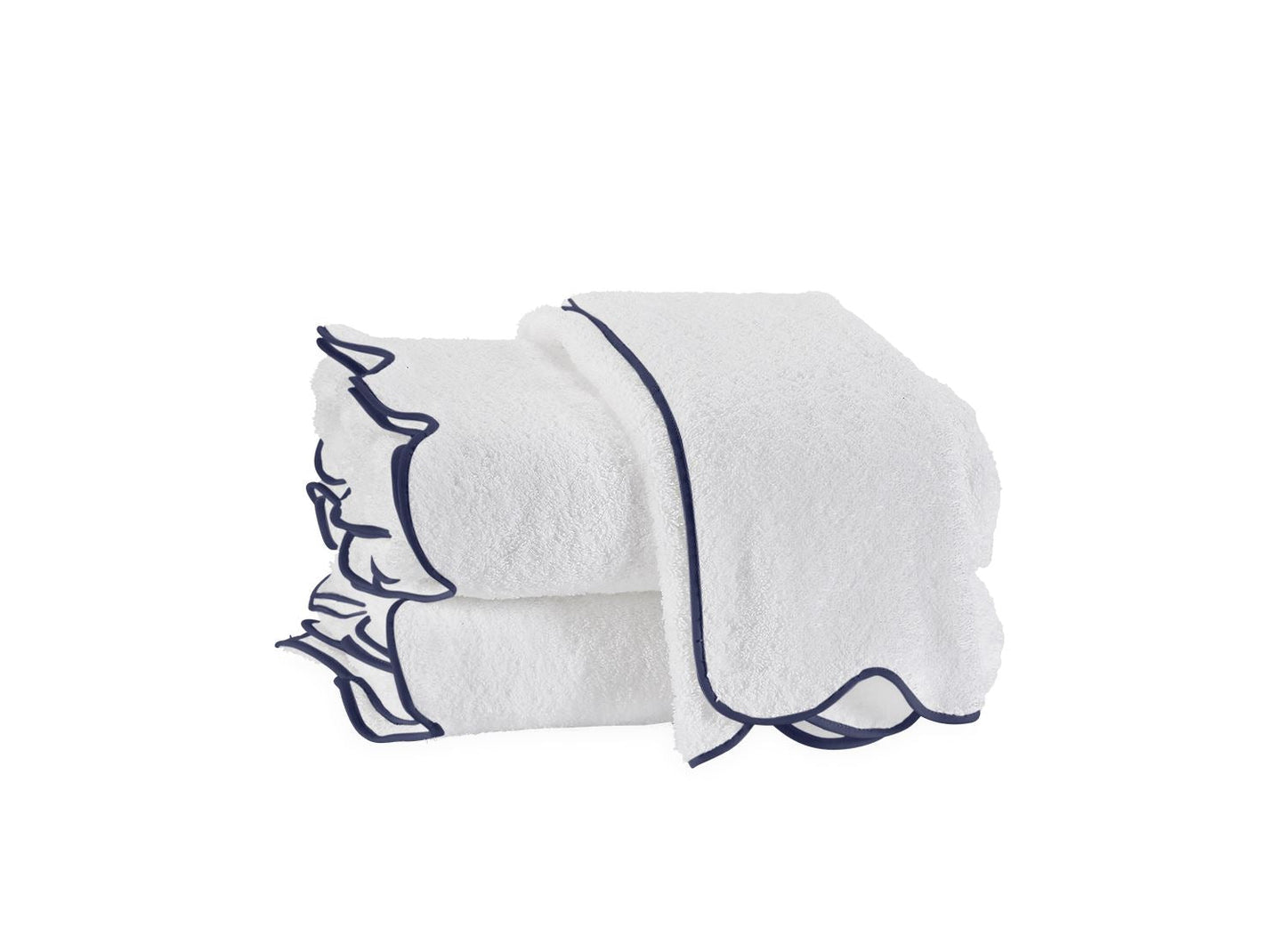 Cairo Scalloped Hand Towel With Piped Trim Bath Towels Matouk White with Navy Scalloped Trim