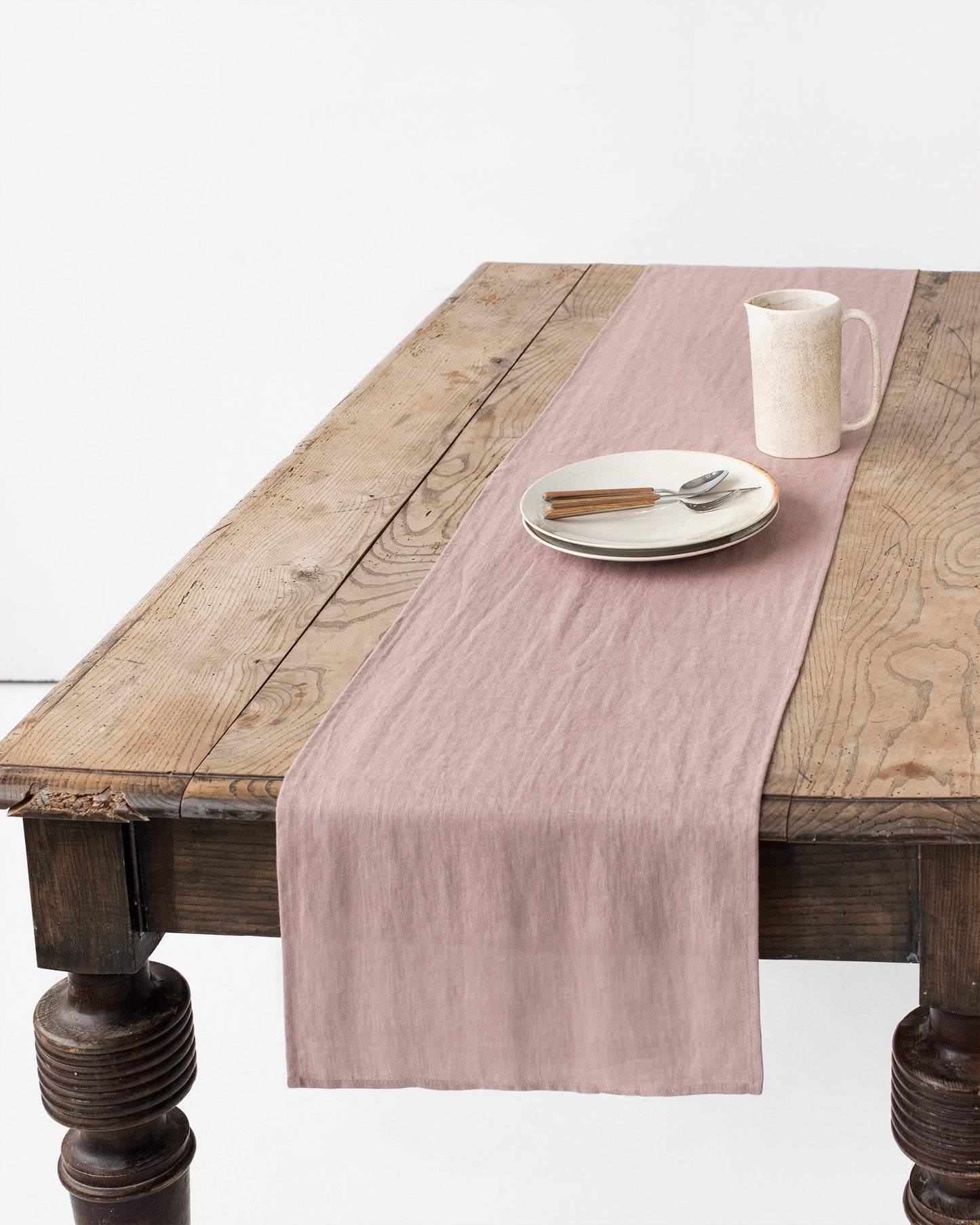 Linen table runner in Woodrose