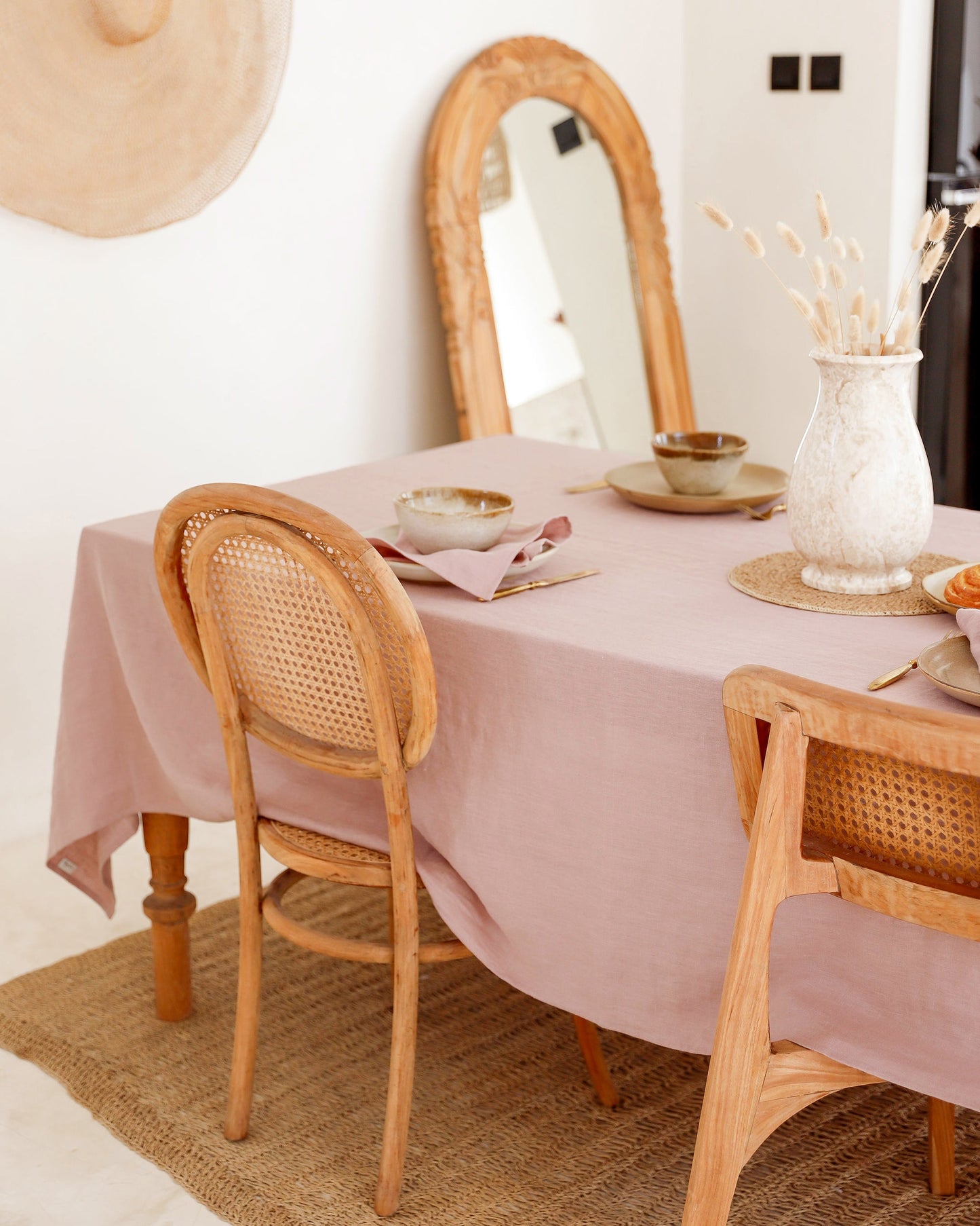 Woodrose Linen tablecloth