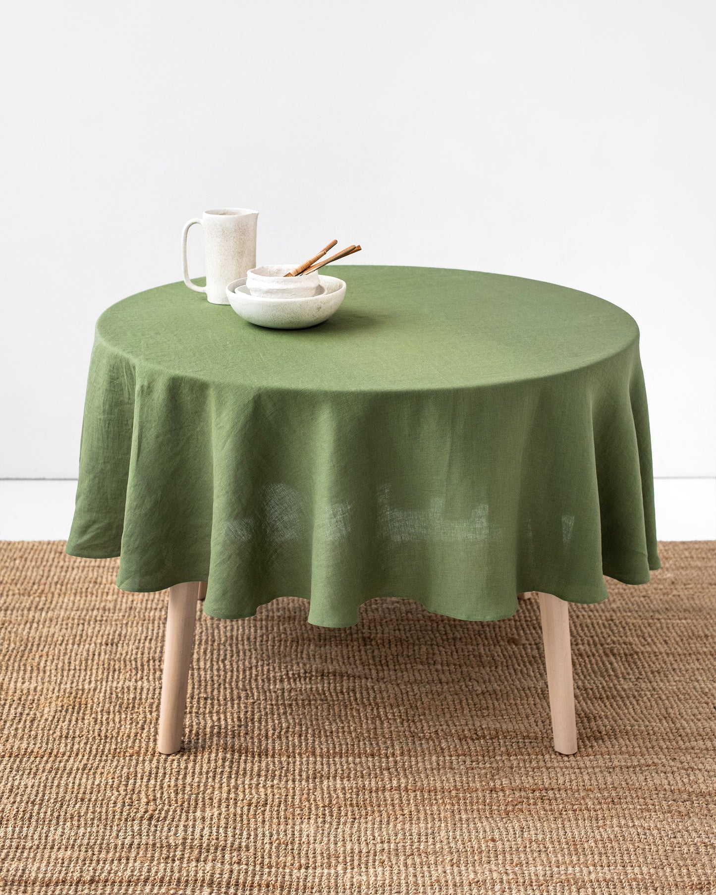 Round linen tablecloth in Forest green