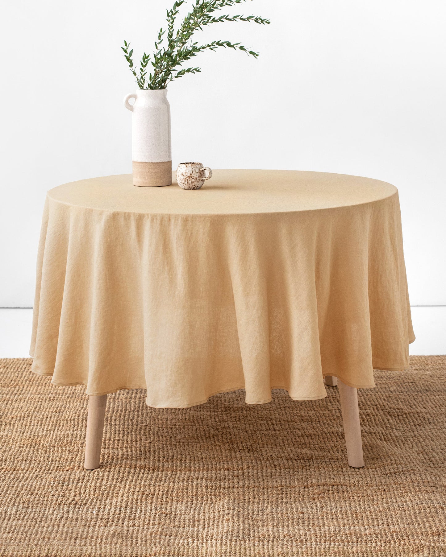 Round linen tablecloth in Sandy beige